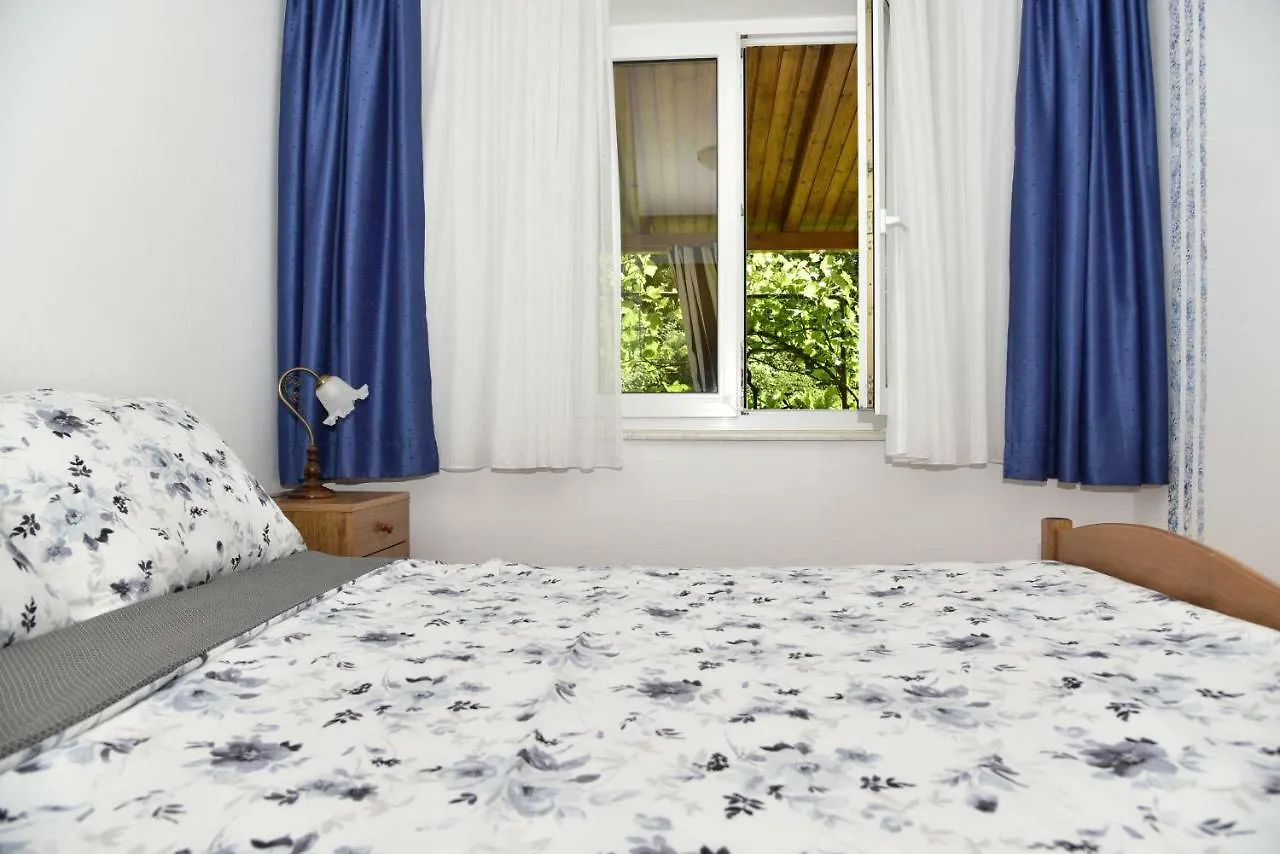 Apartment Blumen Oase Malinska 0*,