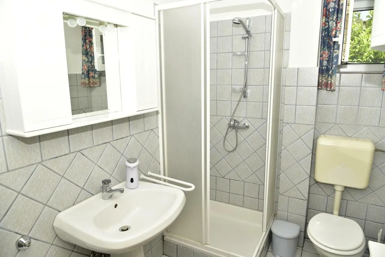 Apartment Blumen Oase Malinska 0*,