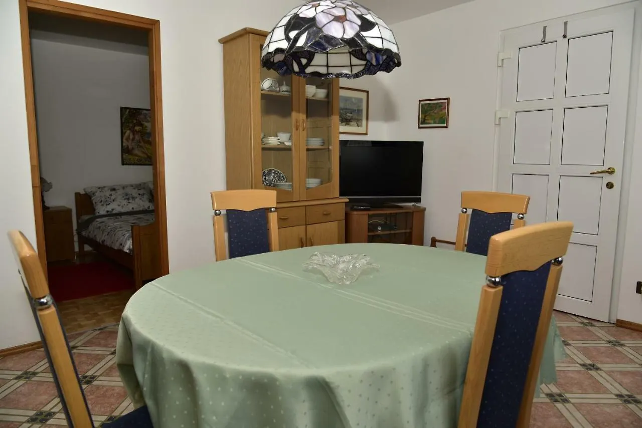 Apartment Blumen Oase Malinska Croatie